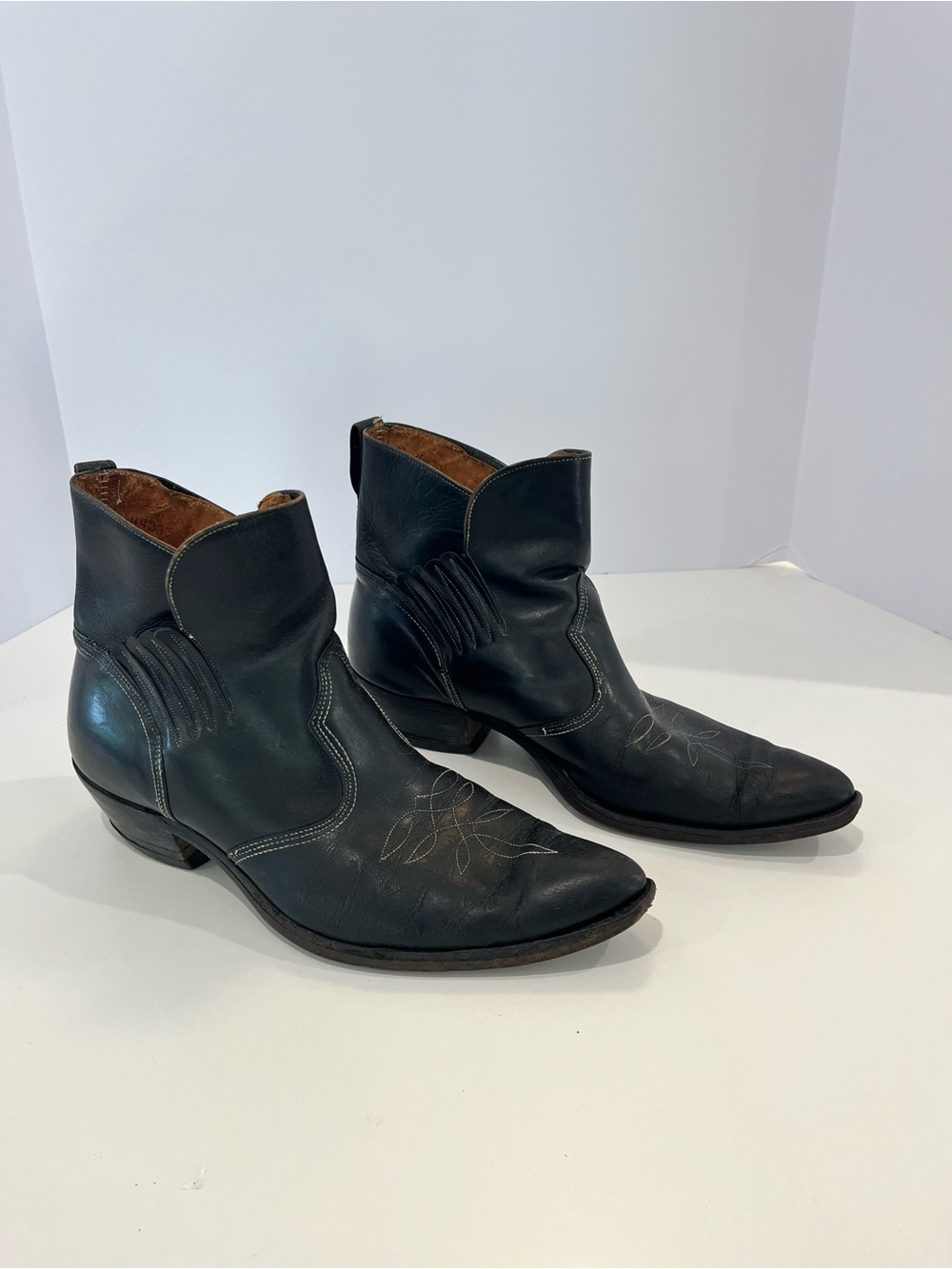 Western Black Leather Ankle Cowboy Boots with Embroidered Detailing | Mens 10.5